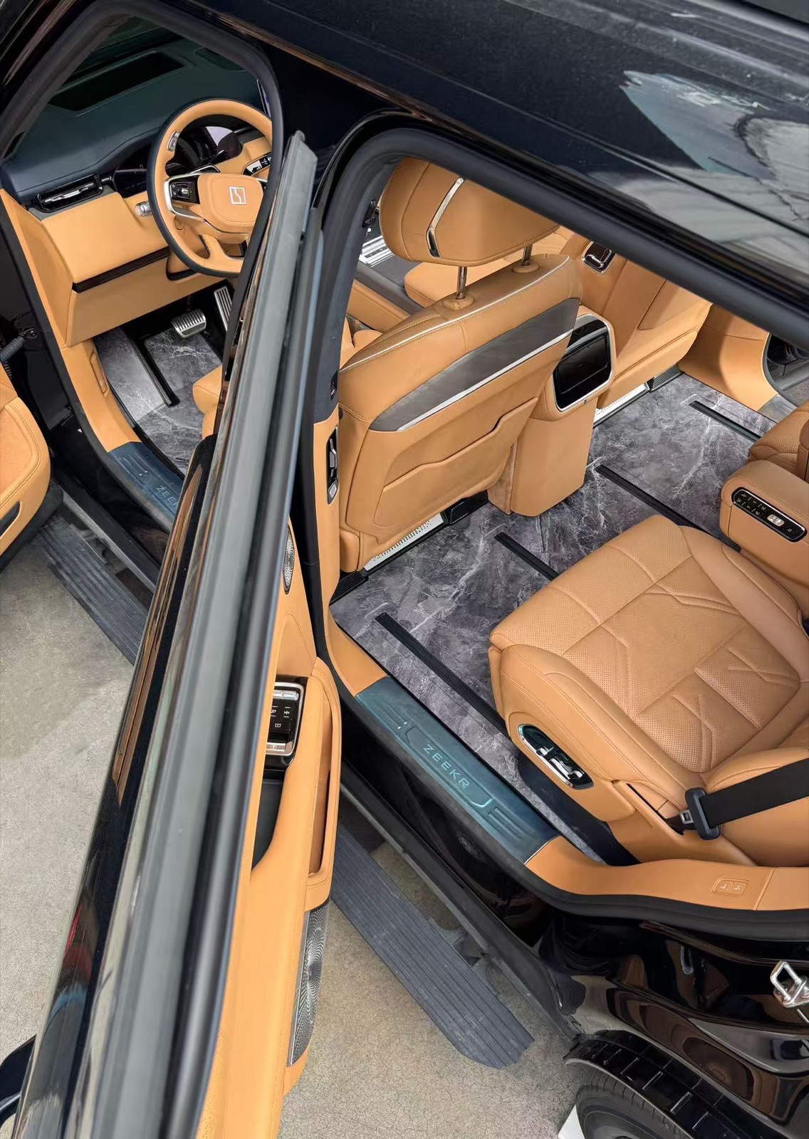 Full cabin, marble grey — real ZEEKR 9X installation by MORRGARY