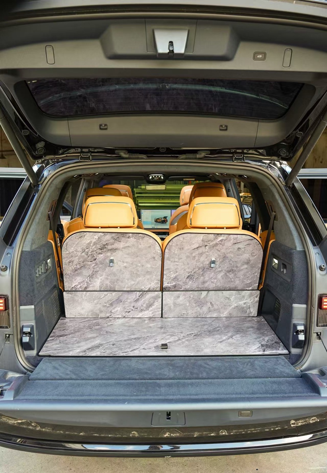 Trunk with seat-back panels — real ZEEKR 9X installation by MORRGARY